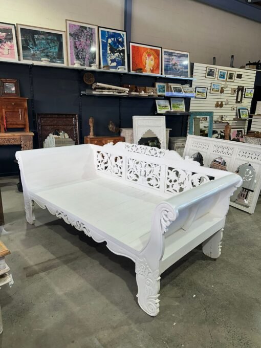 Hand Carved Balinese White wash Daybed 200x100x50 - Image 4