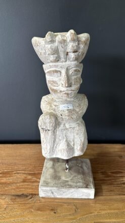Rustic White Man 11x11x32cm