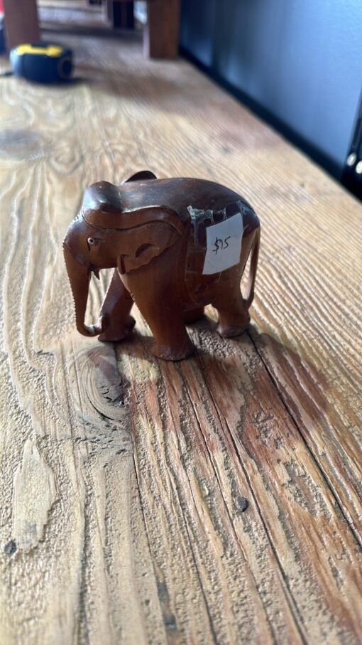 Carved elephant 5x10x9cm - Image 2