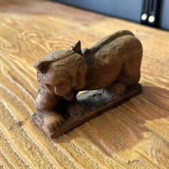 Antique carved lion 3x11x7cm