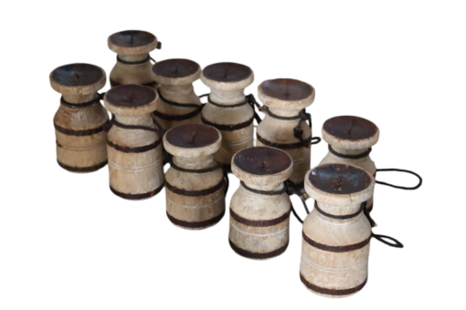 Wooden candle stand 9x9x17cm