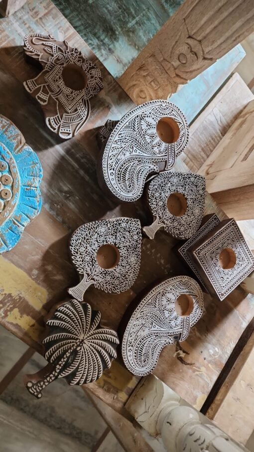 Wooden block print candle stand 8x8x4cm